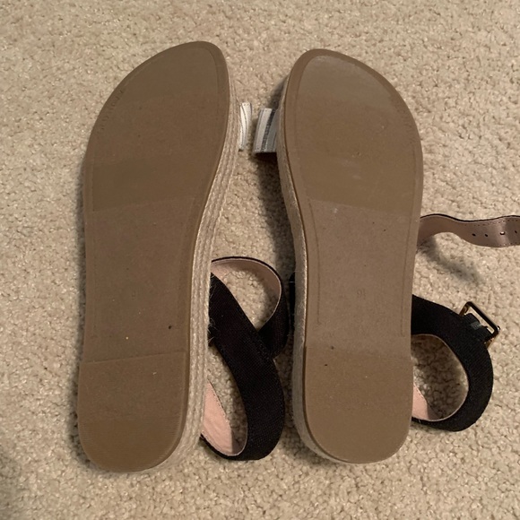 Old Navy Sandals - Picture 3 of 4